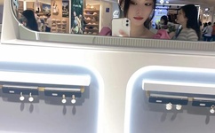 黑涩会美眉赖滢羽